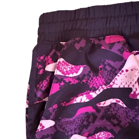 Reebok Womens Printed Essential Running Short with Pockets Pink Camouflage Med - Picture 6 of 9